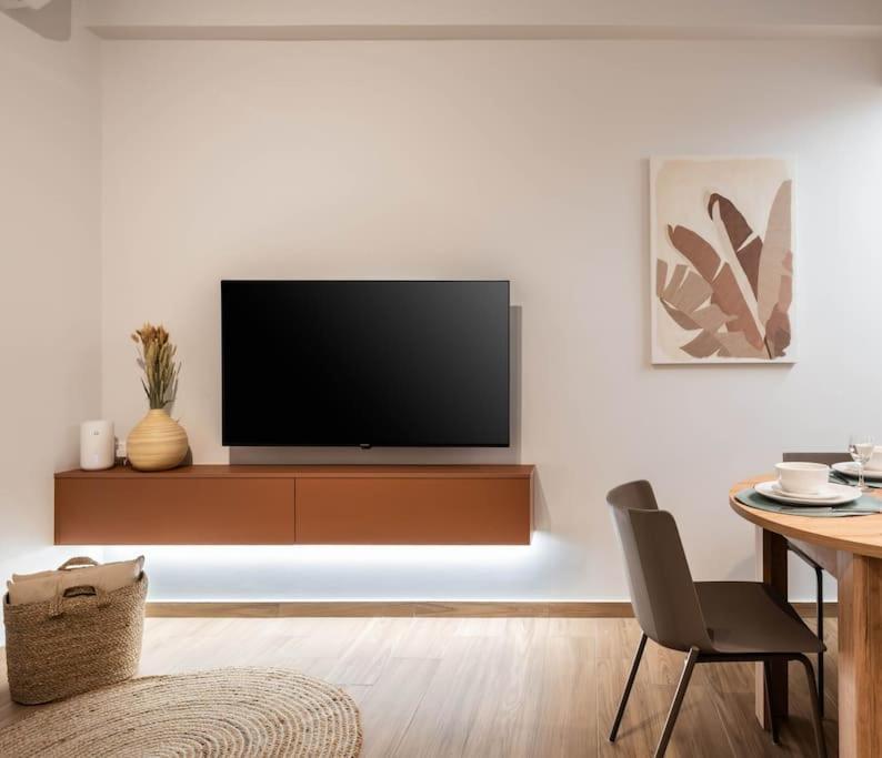 Delightful Sense 2Bd Apt In Kolonaki 7 Min To Metro Афины Экстерьер фото