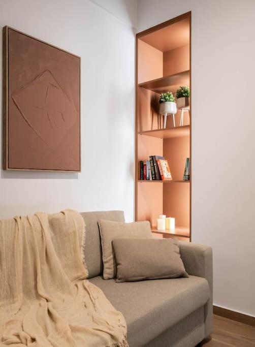 Delightful Sense 2Bd Apt In Kolonaki 7 Min To Metro Афины Экстерьер фото